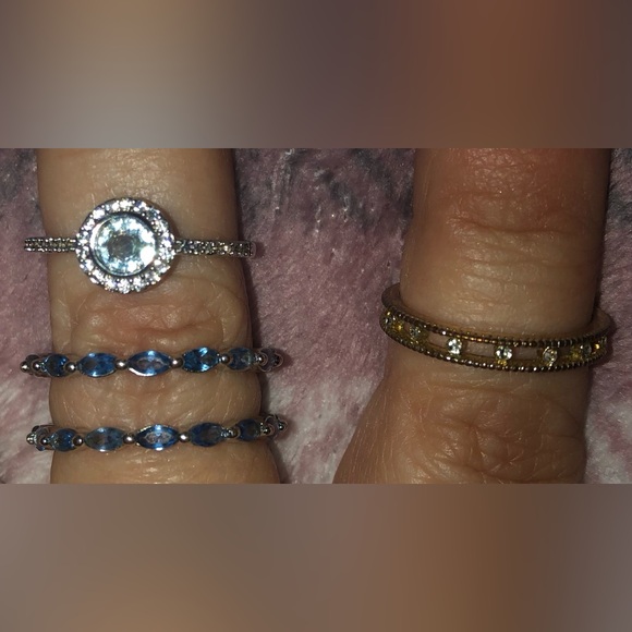 Jewelry Set - Picture 2 of 8